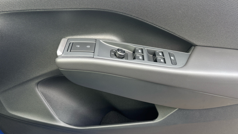 Volkswagen T-Roc 1.5 eTSI 150 Life 5dr DSG Petrol Hatchback